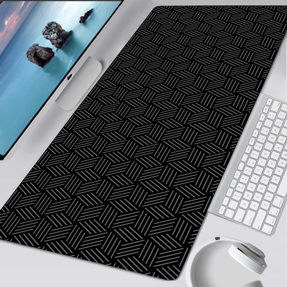 Laptop Accessories Nearby - الكمبيوتر المحمول الأسود ماوس الوسادة بسيط